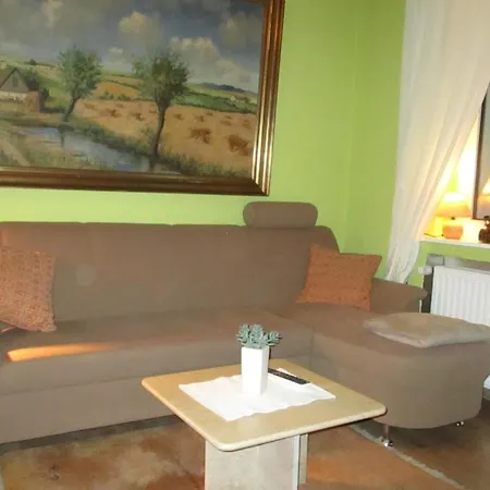 Apartment Grosse, Hundfreundliche In Der Naehe Des Flusses