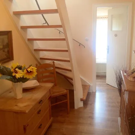 Grosse, Hundfreundliche In Der Naehe Des Flusses Apartment